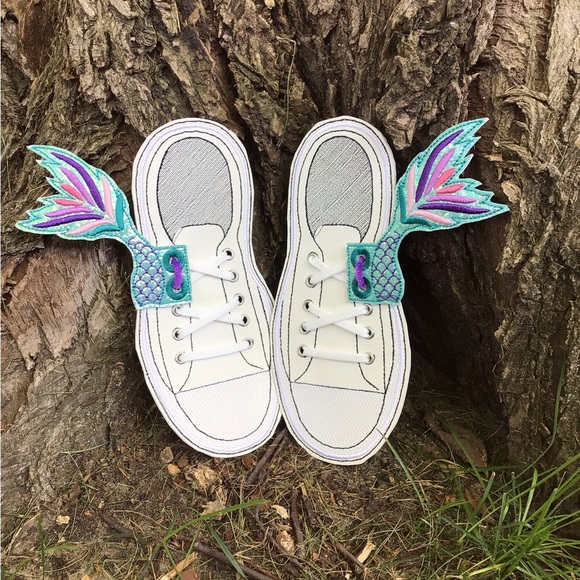 Handcrafted embroidered wings to decorate your shoes/ boot/ skates - Picture 1 of 1